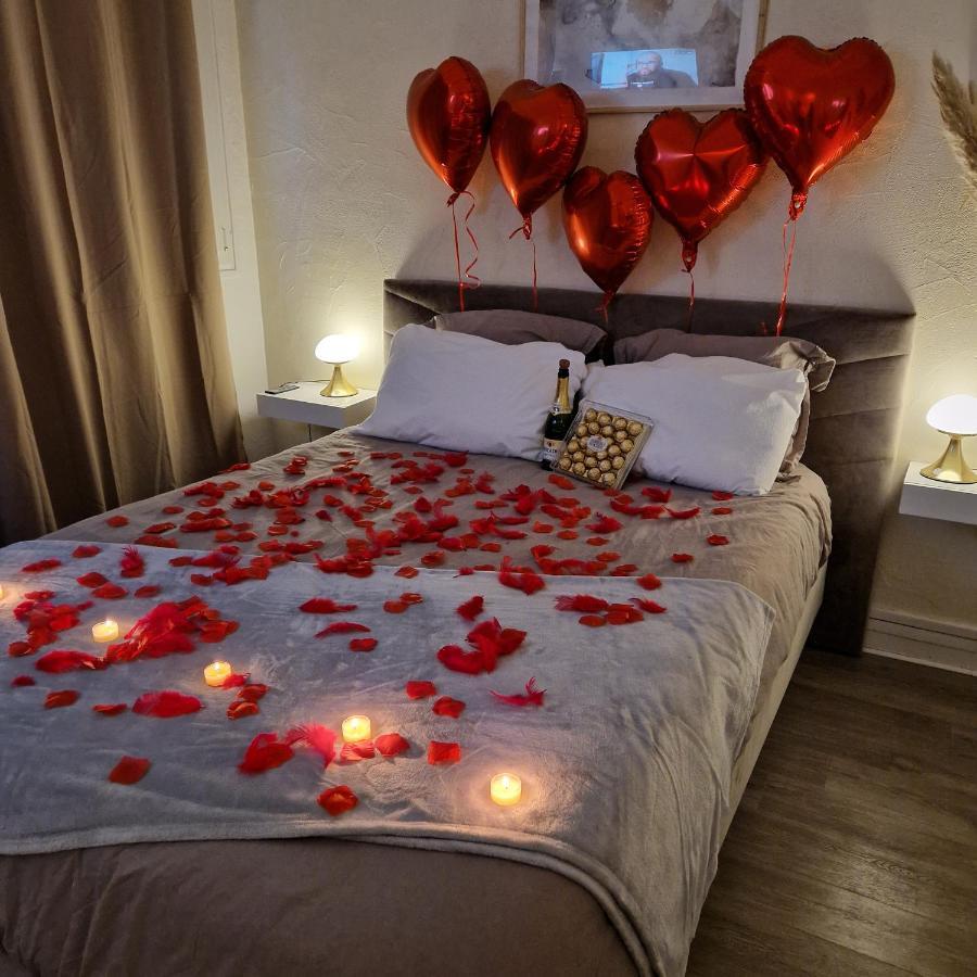Derniere Reservations Avant Indisponibilite En Septembre Pour 12 Mois, Illimites Jacuzzi Spa Bain A Remous Interieur, Sauna Interieur, Parking Reserve, Vue Et Acces Parc, Prestations Uniques, 1Er Etage Corbeil-Essonnes Esterno foto