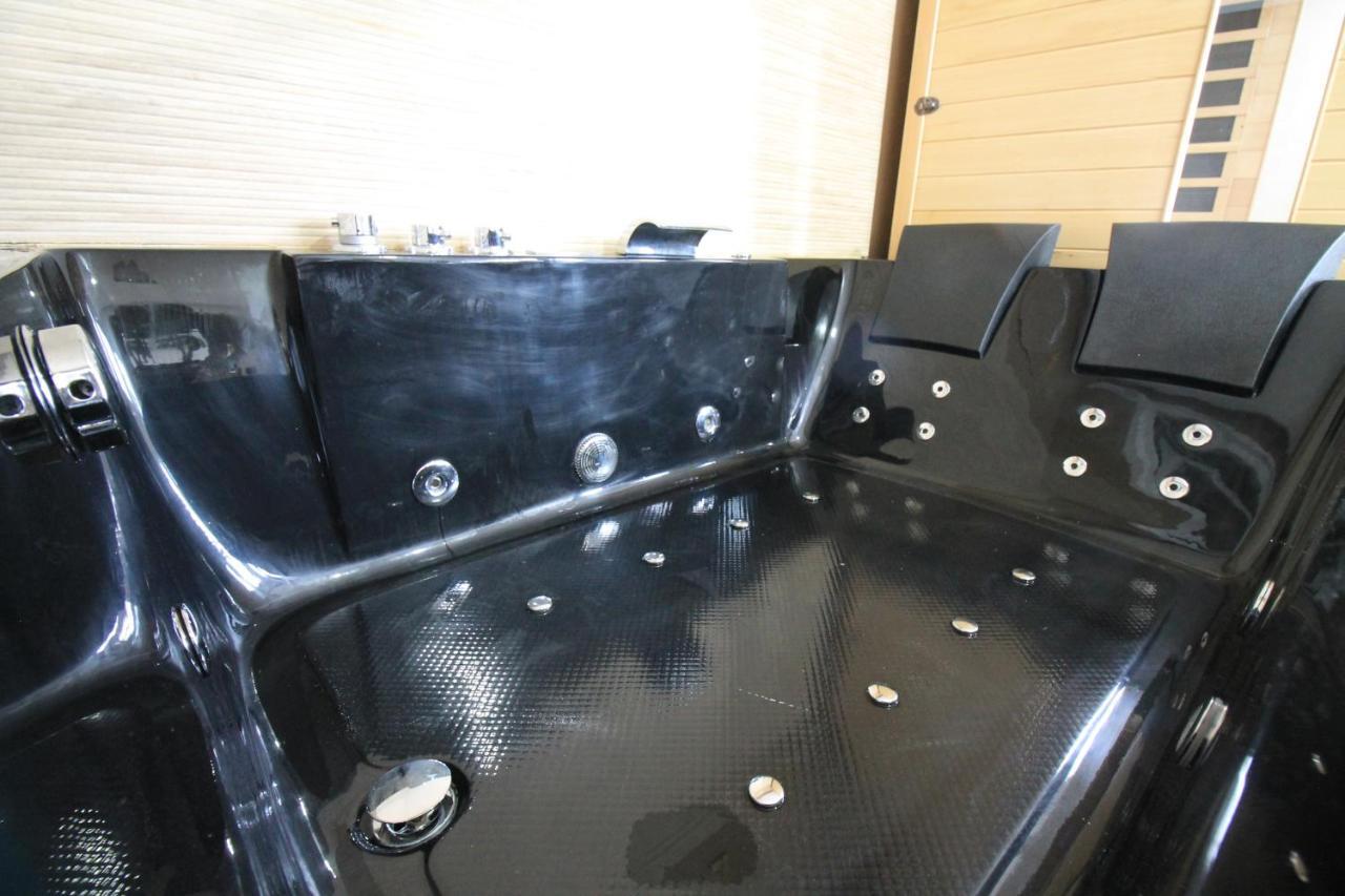 Derniere Reservations Avant Indisponibilite En Septembre Pour 12 Mois, Illimites Jacuzzi Spa Bain A Remous Interieur, Sauna Interieur, Parking Reserve, Vue Et Acces Parc, Prestations Uniques, 1Er Etage Corbeil-Essonnes Esterno foto