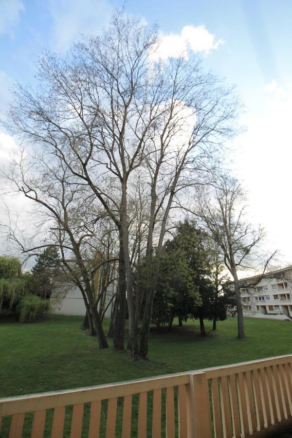 Derniere Reservations Avant Indisponibilite En Septembre Pour 12 Mois, Illimites Jacuzzi Spa Bain A Remous Interieur, Sauna Interieur, Parking Reserve, Vue Et Acces Parc, Prestations Uniques, 1Er Etage Corbeil-Essonnes Esterno foto