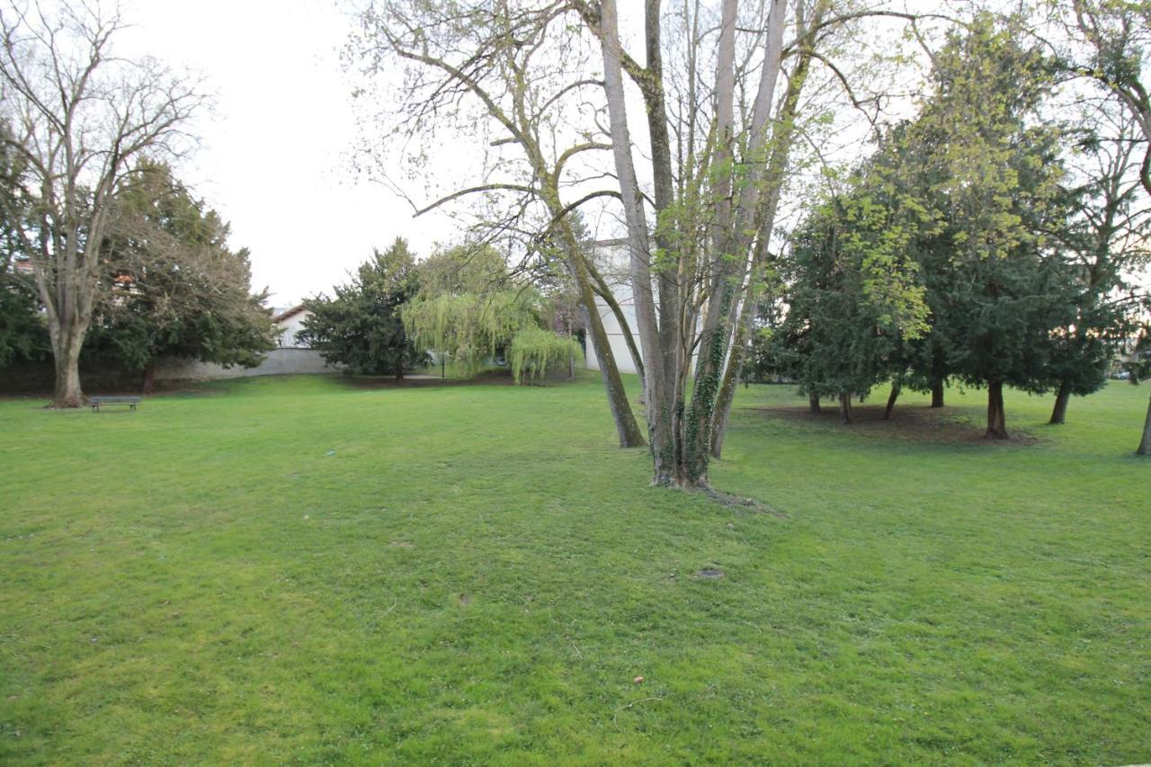 Derniere Reservations Avant Indisponibilite En Septembre Pour 12 Mois, Illimites Jacuzzi Spa Bain A Remous Interieur, Sauna Interieur, Parking Reserve, Vue Et Acces Parc, Prestations Uniques, 1Er Etage Corbeil-Essonnes Esterno foto